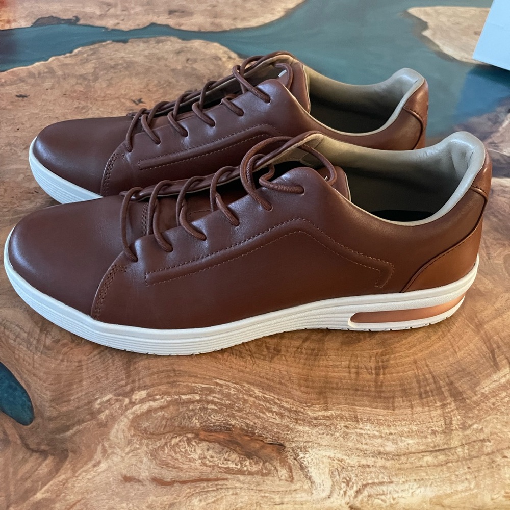 Marc Nason Skechers, men’s dress shoe brown size 9